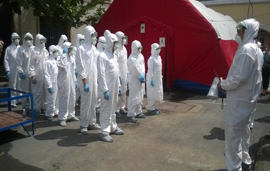 Diễn tập tiếp nhận bệnh nhân nhiễm virút Ebola 